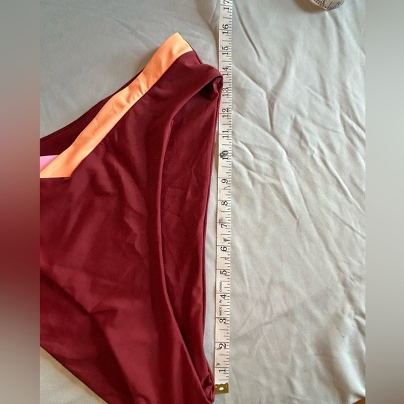 Stylish Women's Swimwear Set in Burgundy and Pink - Picture 13 of 16